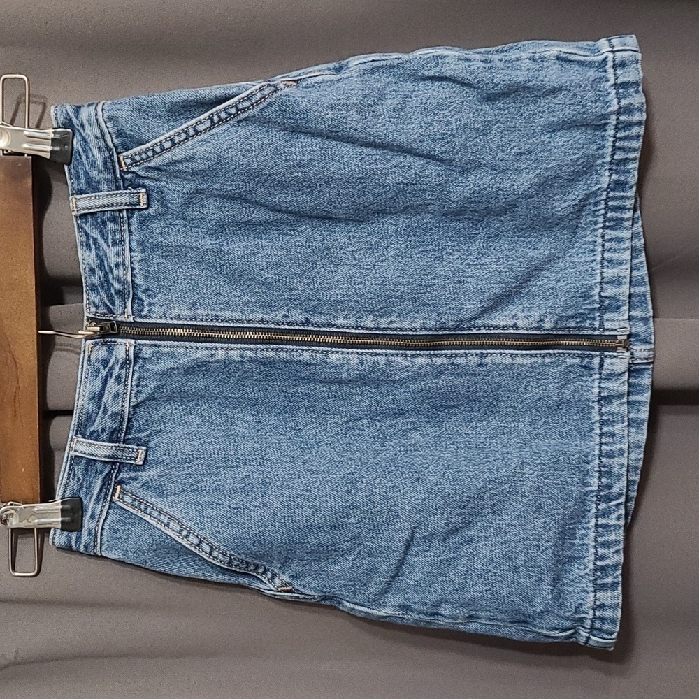 Hollister Ultra High Rise Juniors Jean Skirt Zip Front Pockets‎ Sz 00 EUC